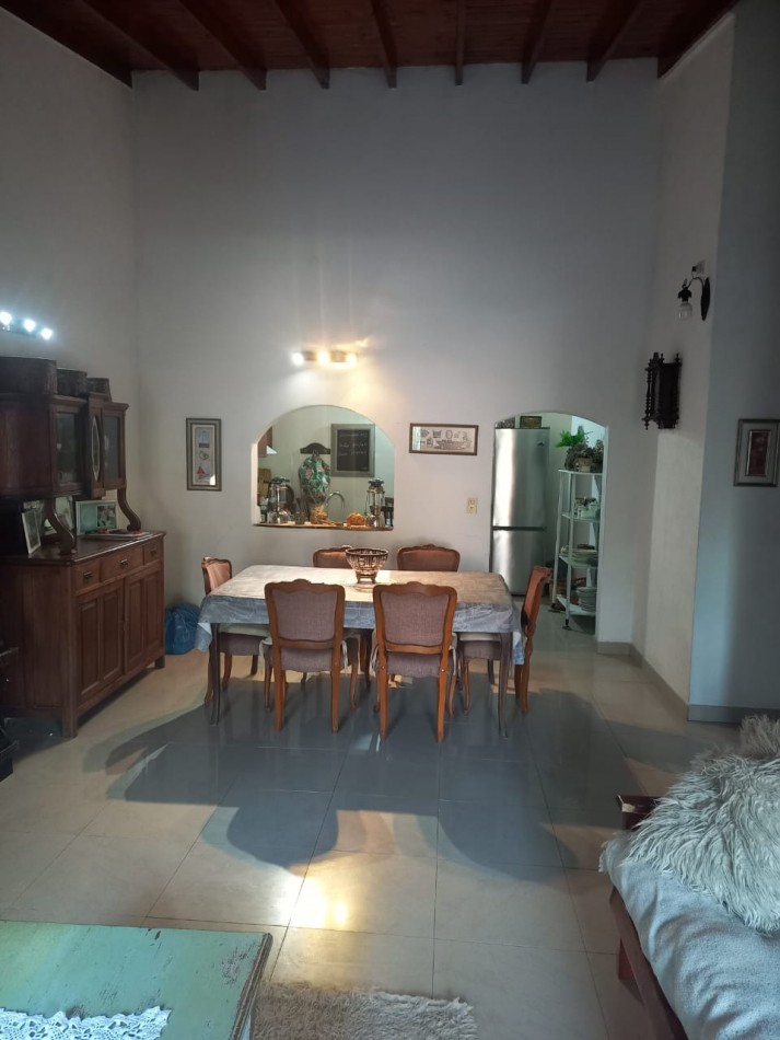 CASA EN VENTA EN SAN MIGUEL MAS CUATRO MONOAMBIENTES