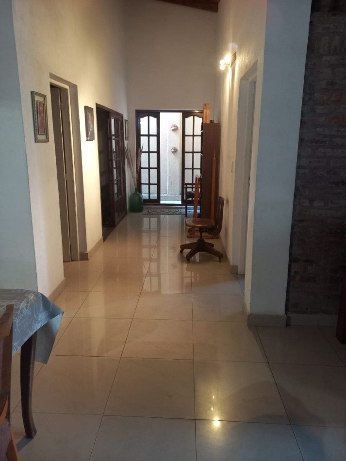 CASA EN VENTA EN SAN MIGUEL MAS CUATRO MONOAMBIENTES