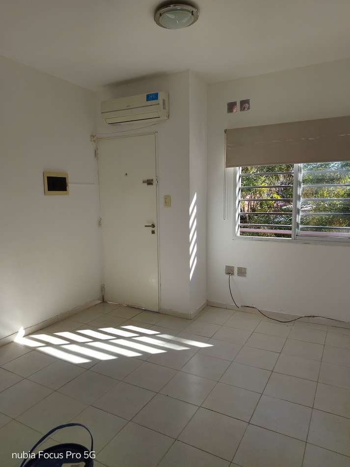 DEPARTAMENTO DE 2 AMBIENTES CON COCHERA EN MUÑIZ