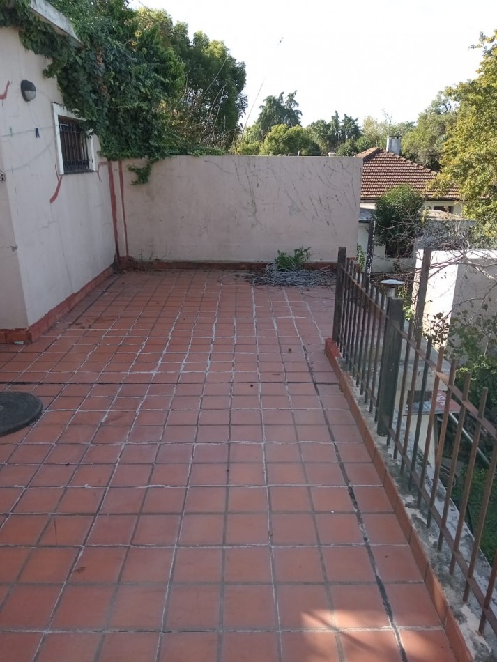 CASA EN BELLA VISTA DE 4 AMBIENTES CON PILETA