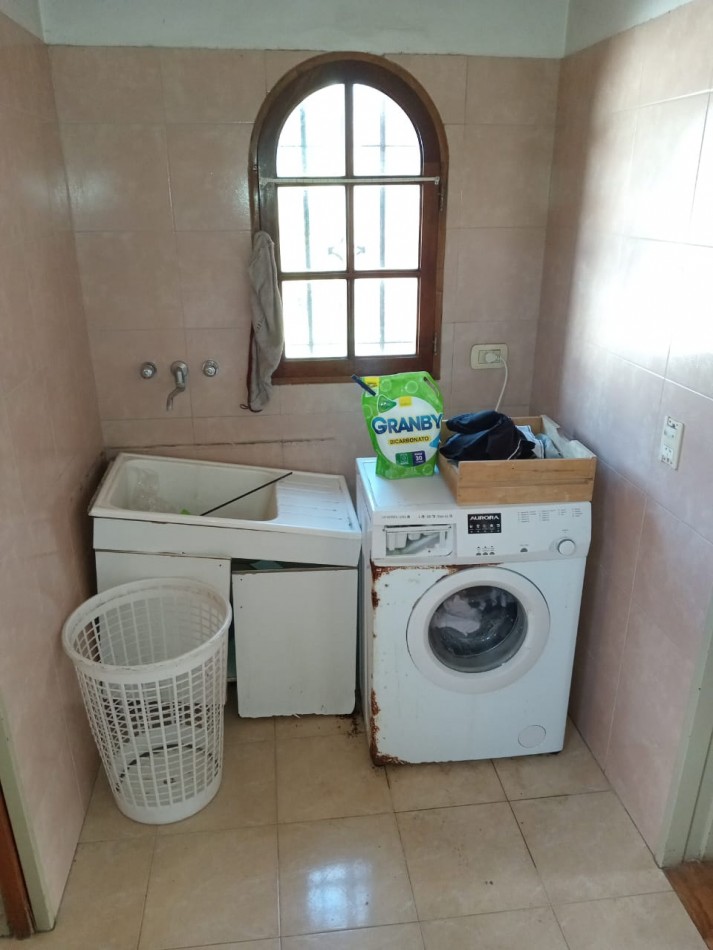 CASA EN BELLA VISTA DE 4 AMBIENTES CON PILETA