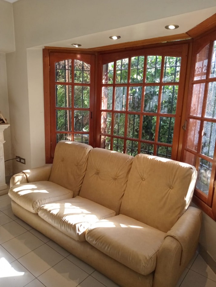 CASA EN BELLA VISTA DE 4 AMBIENTES CON PILETA