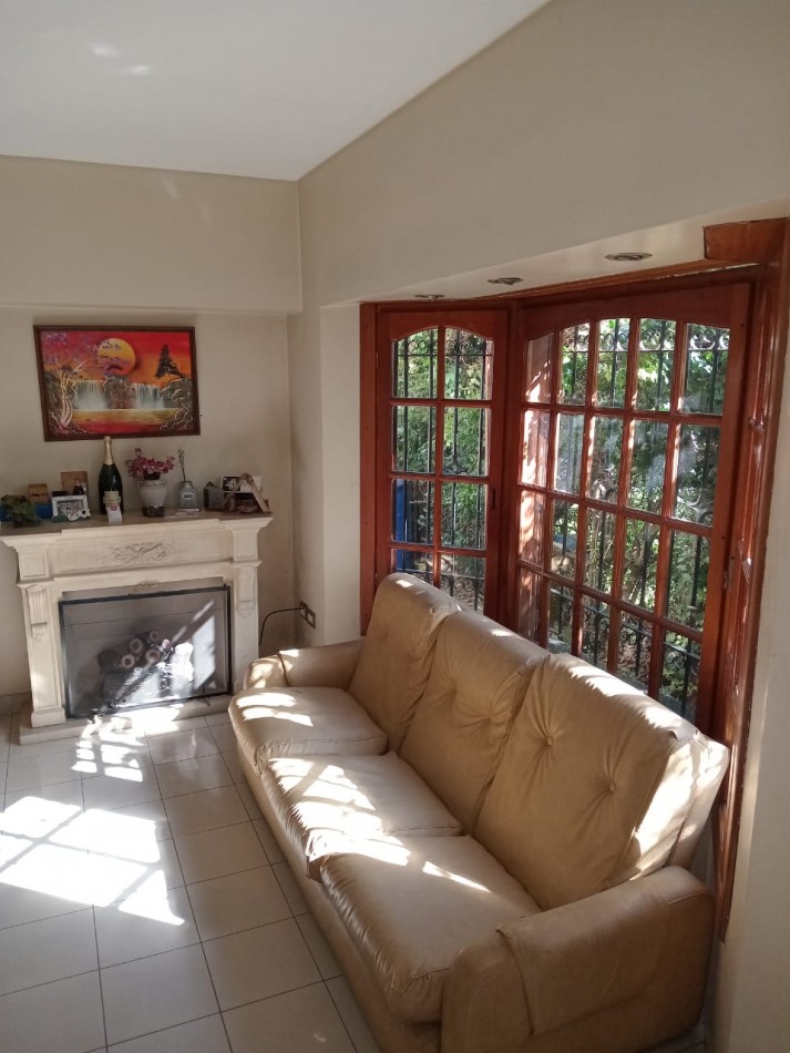 CASA EN BELLA VISTA DE 4 AMBIENTES CON PILETA