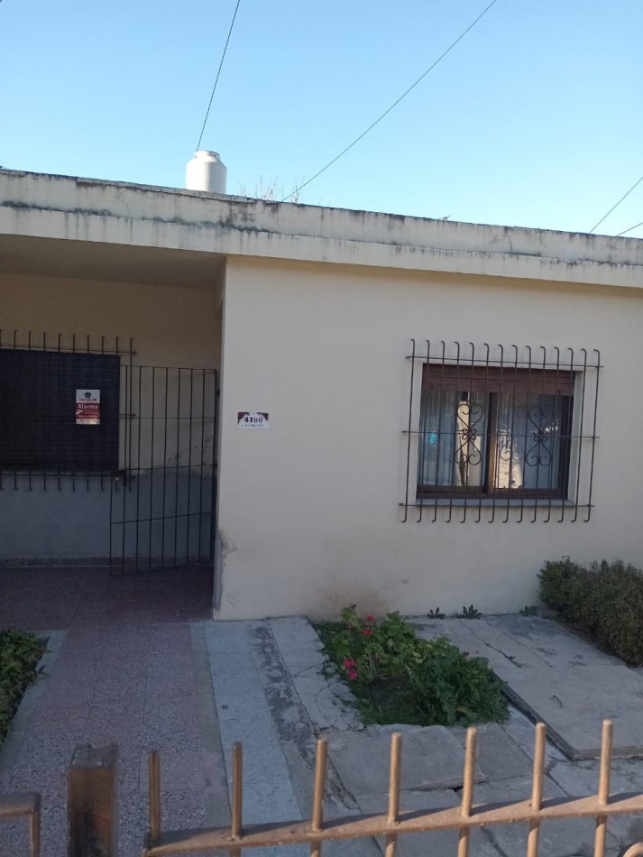 CASA EN ALQUILER EN ADOLFO SOURDEAUX