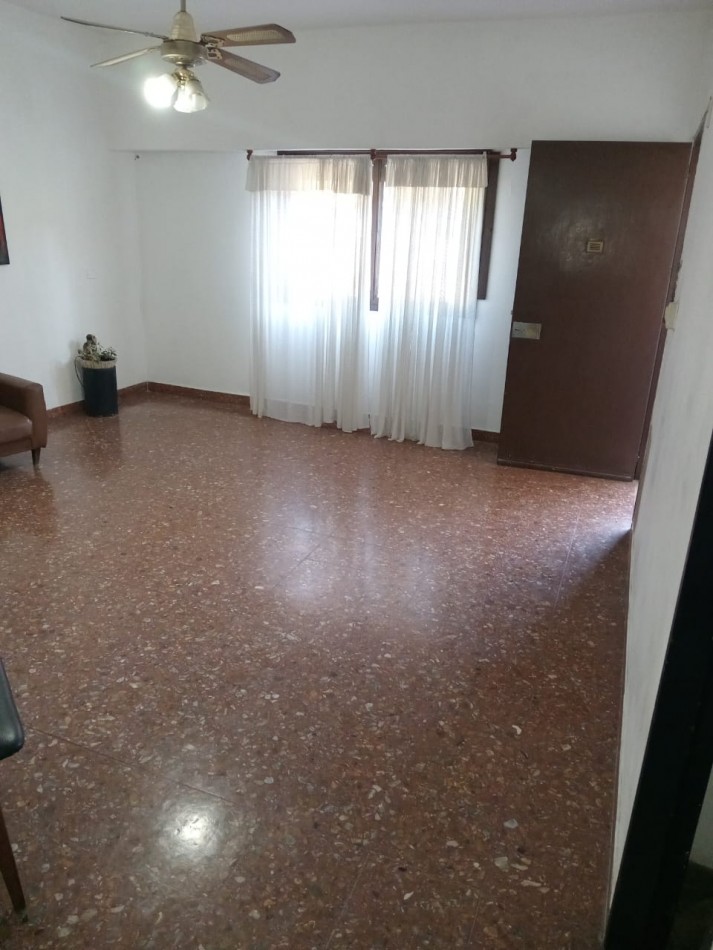 CASA EN ALQUILER EN ADOLFO SOURDEAUX