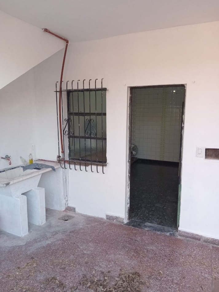 CASA EN ALQUILER EN ADOLFO SOURDEAUX