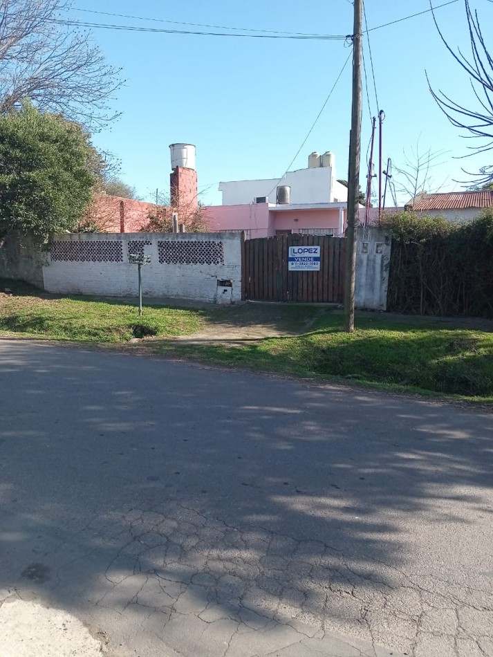 CASA DE 3 AMBIENTES EN EL TALAR