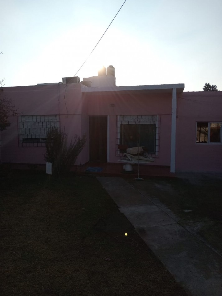 CASA DE 3 AMBIENTES EN EL TALAR