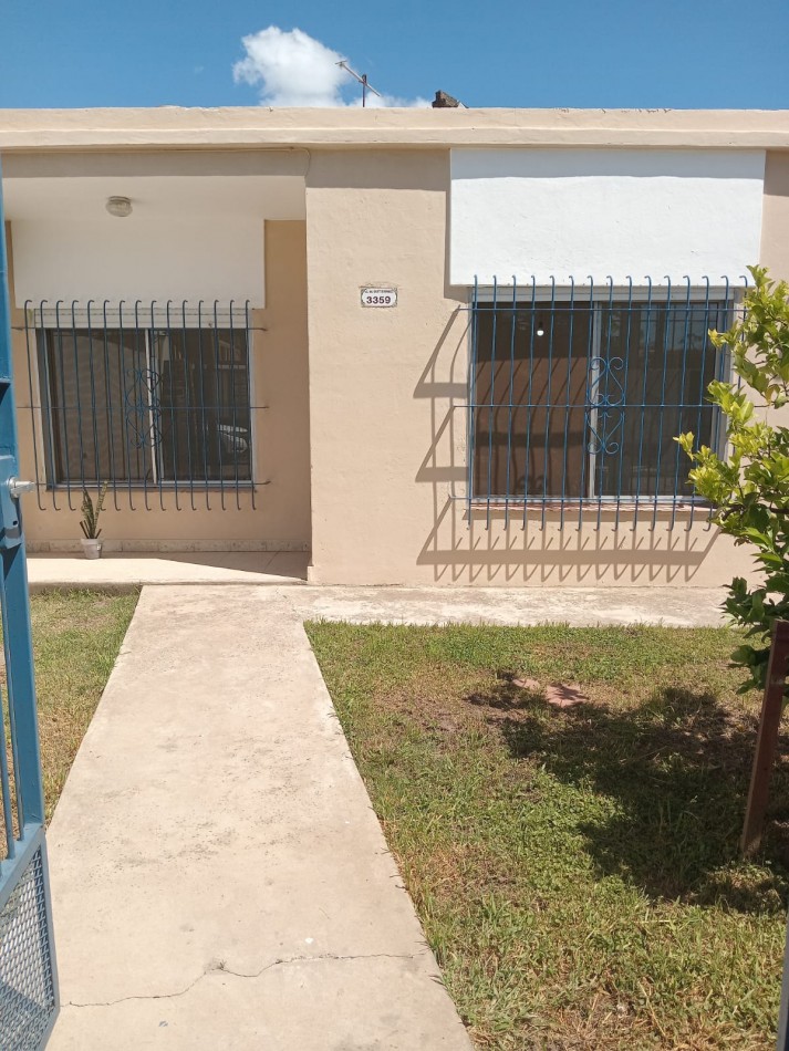 CASA EN VENTA EN VILLA DE MAYO. APTA CREDITO