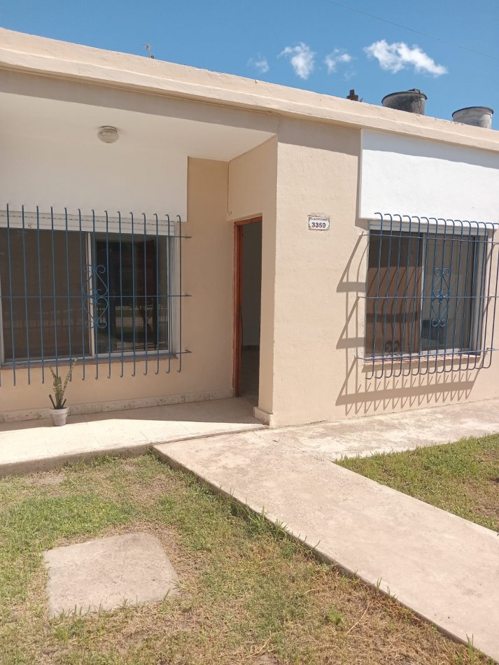 CASA EN VENTA EN VILLA DE MAYO. APTA CREDITO