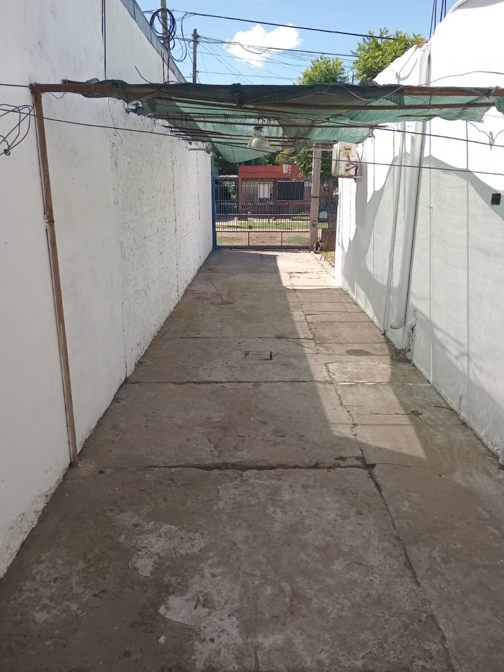 CASA EN VENTA EN VILLA DE MAYO. APTA CREDITO
