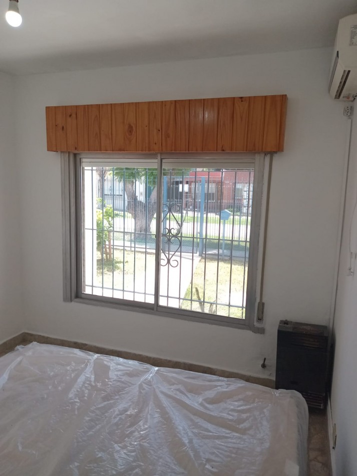 CASA EN VENTA EN VILLA DE MAYO. APTA CREDITO