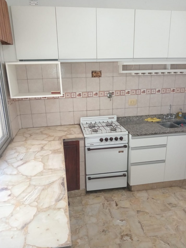 CASA EN VENTA EN VILLA DE MAYO. APTA CREDITO