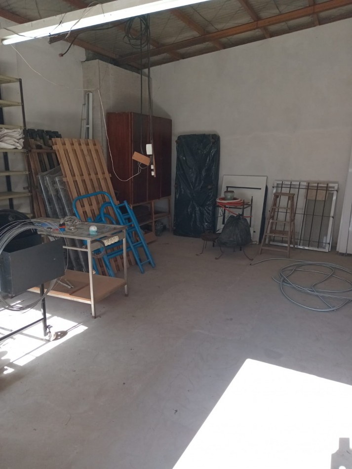 CASA EN VENTA EN VILLA DE MAYO. APTA CREDITO
