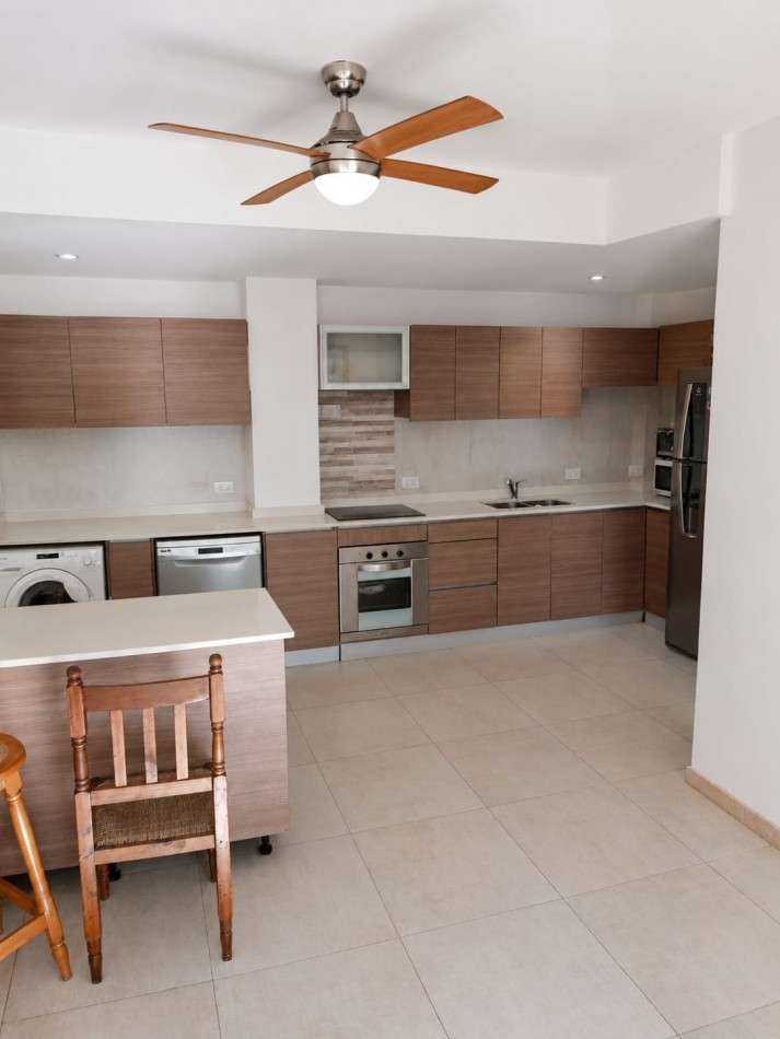 DEPARTAMENTO DE 3 AMBIENTES CON COCHERA
