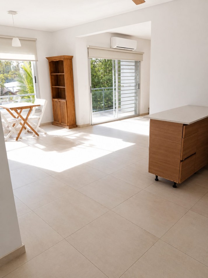 DEPARTAMENTO DE 3 AMBIENTES CON COCHERA
