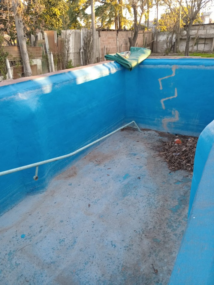 CASA CON PILETA EN VENTA EN SAN MIGUEL
