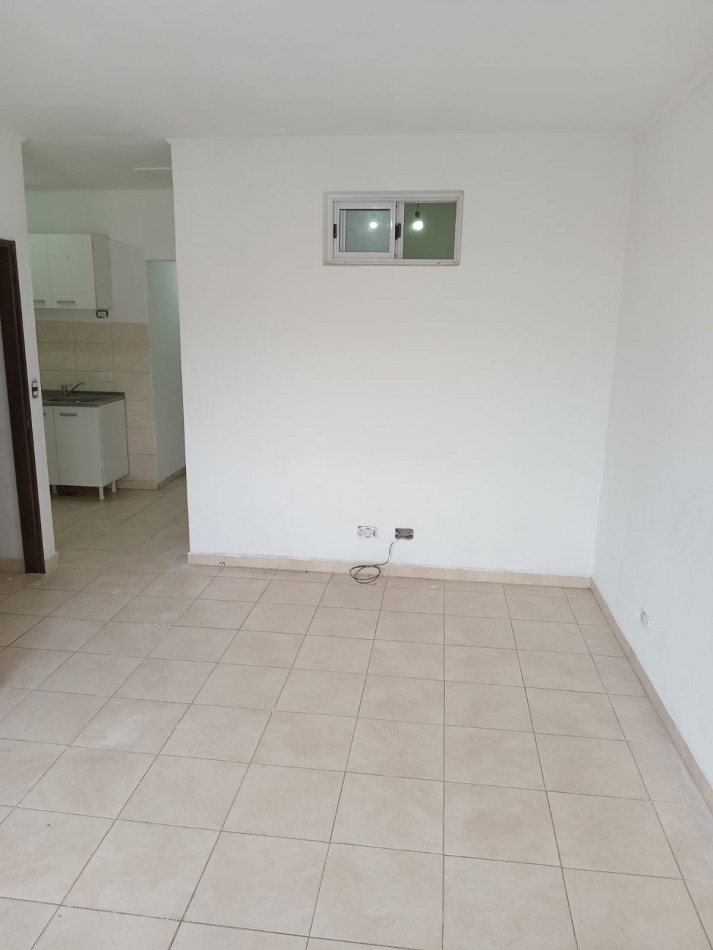 DEPARTAMENTO DE 3 AMBIENTES EN ALQUILER EN JOSE C PAZ