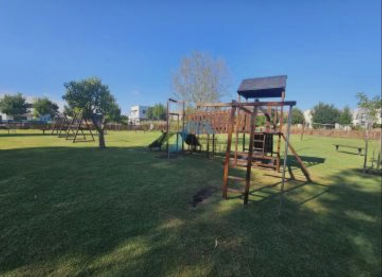 LOTE EN BARRIO SANTO TOMAS