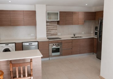 DEPARTAMENTO DE 3 AMBIENTES CON COCHERA